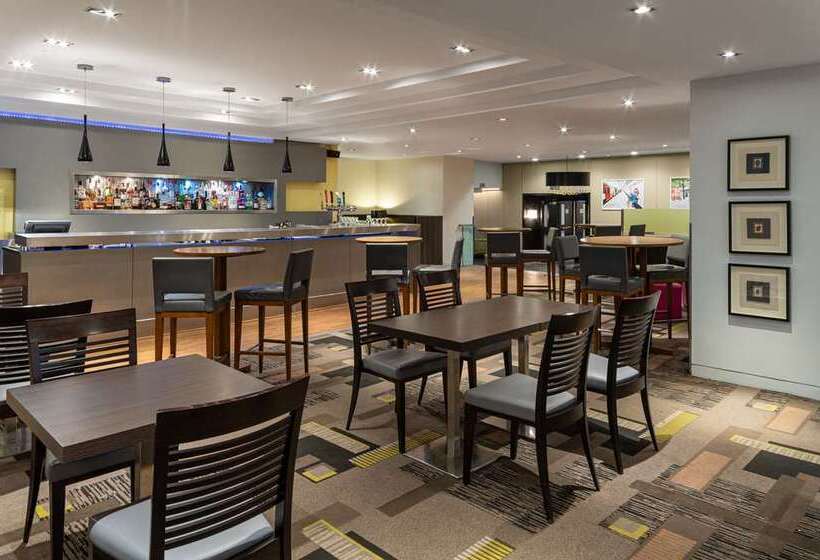 هتل Hilton London Kensington