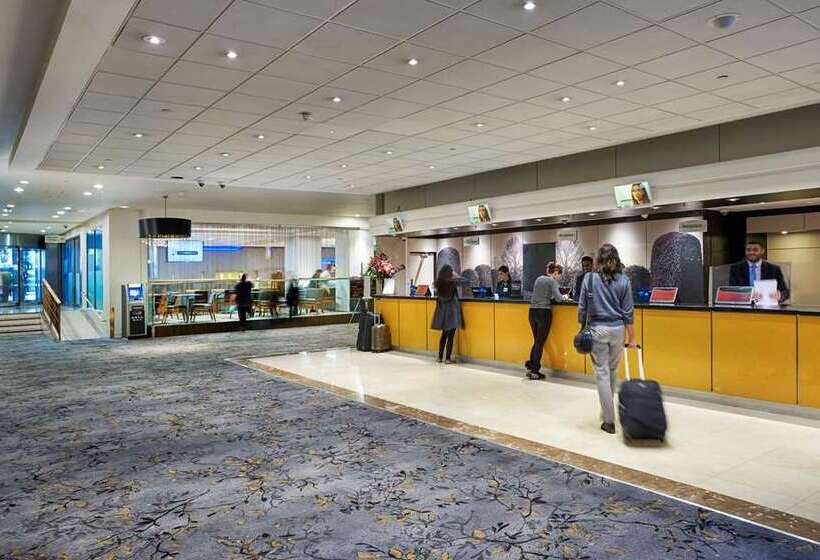 هتل Hilton London Kensington