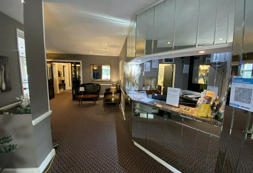 ホテル Hinton Firs