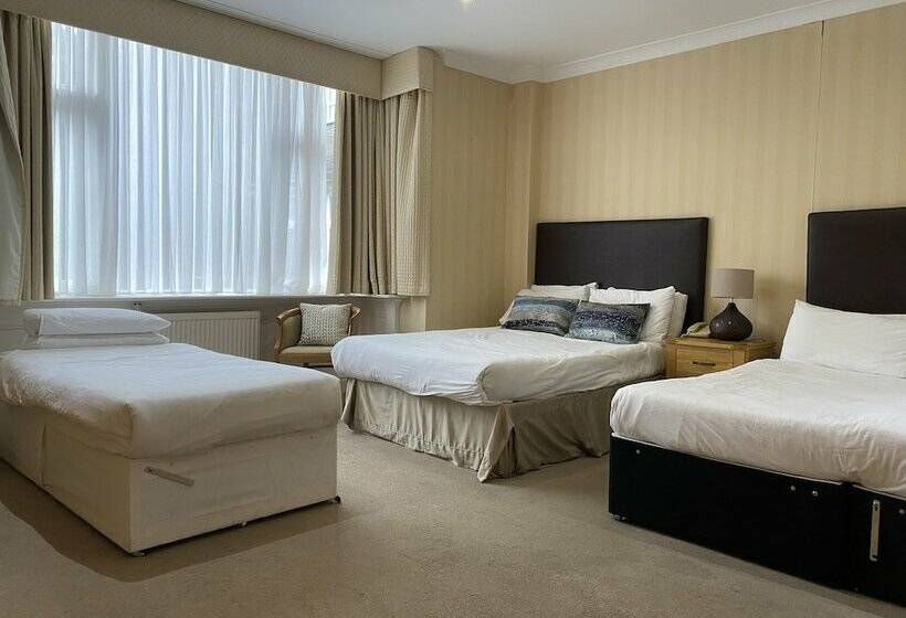 ホテル Hinton Firs