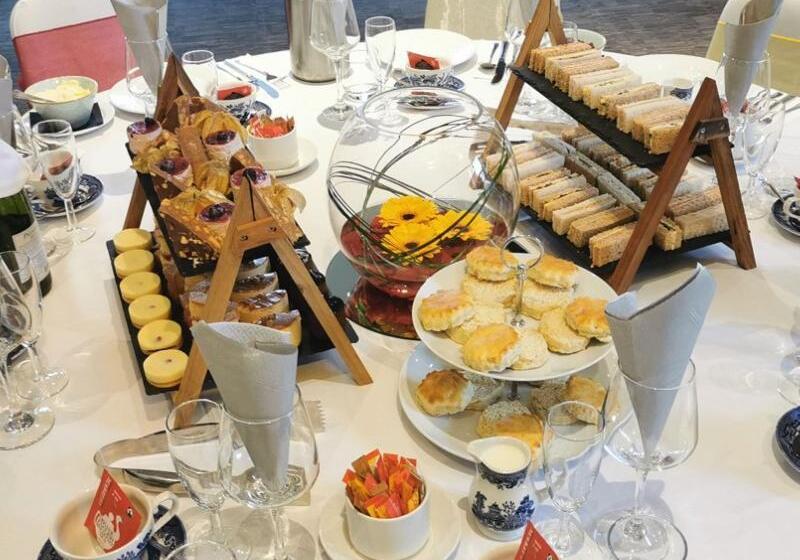 בית מלון כפרי Holiday Inn Farnborough, An Ihg