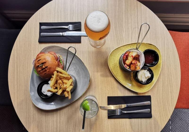 בית מלון כפרי Holiday Inn Farnborough, An Ihg