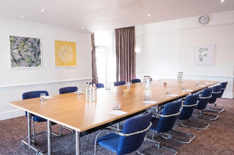 בית מלון כפרי Holiday Inn Farnborough, An Ihg