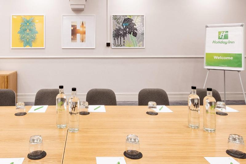 בית מלון כפרי Holiday Inn Farnborough, An Ihg