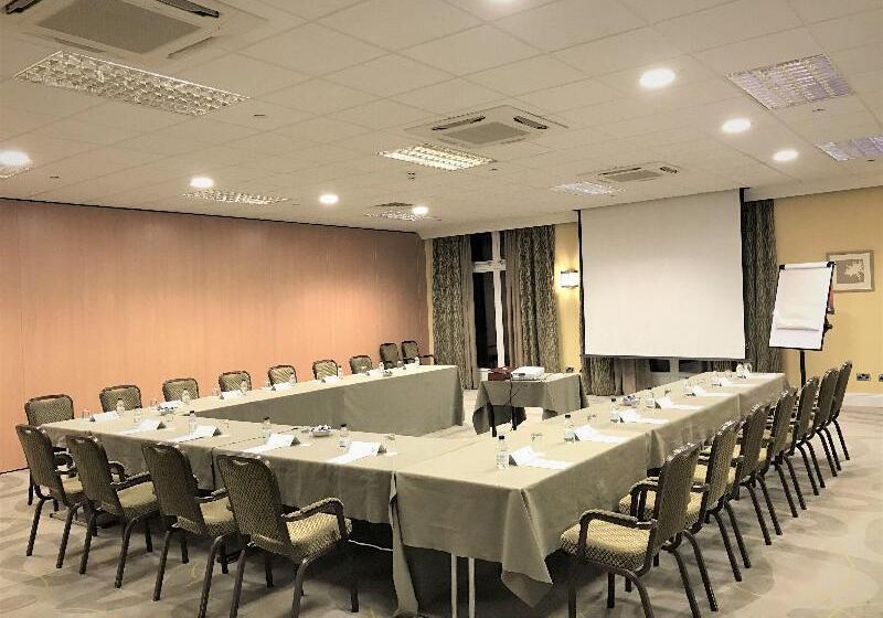 Отель Holiday Inn Kenilworth Warwick, An Ihg