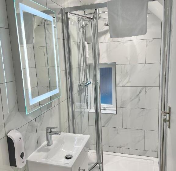 Отель Holtwhites