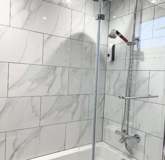 Отель Holtwhites