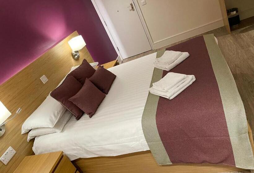 Отель Holtwhites