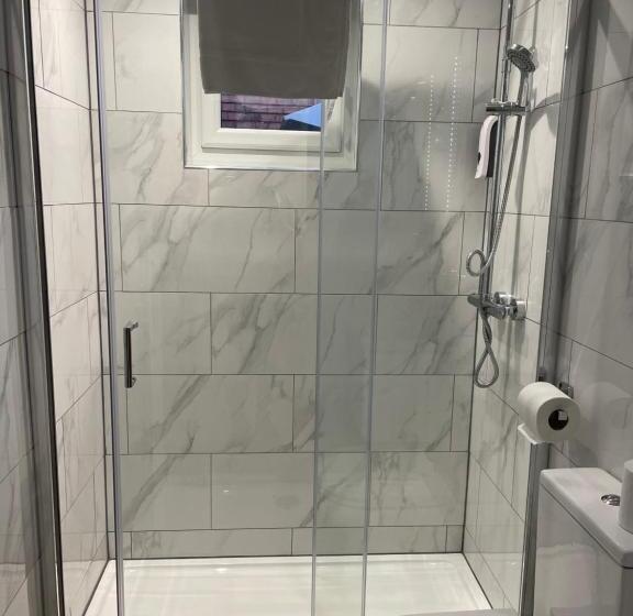 Отель Holtwhites