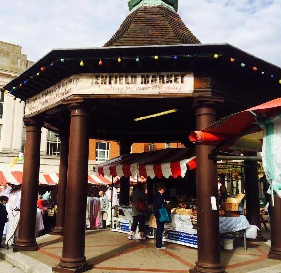 Отель Holtwhites