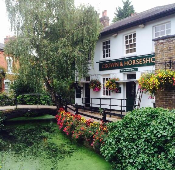 Отель Holtwhites