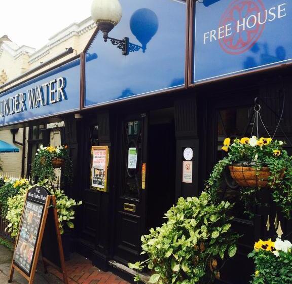 Отель Holtwhites