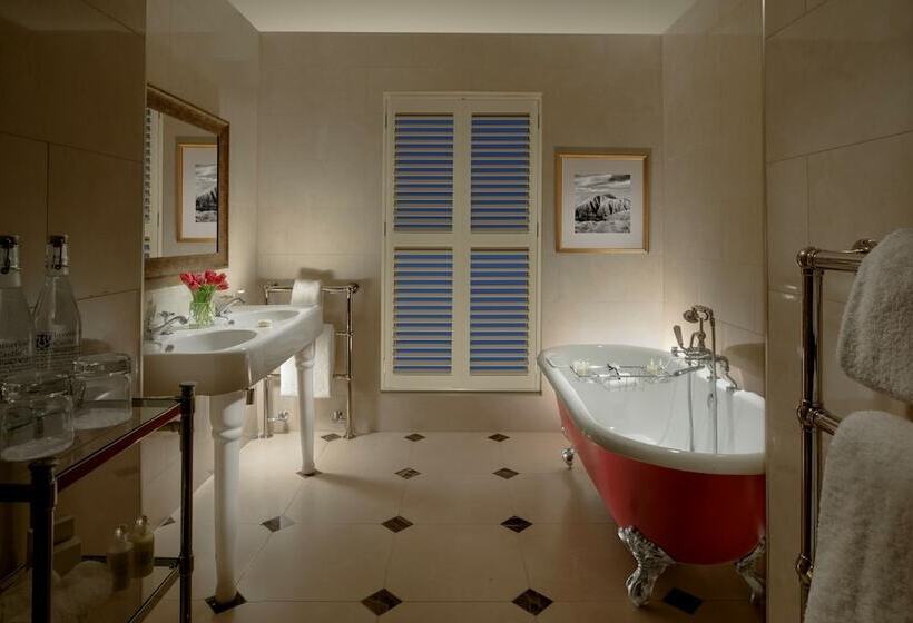 בית מלון כפרי Inverlochy Castle