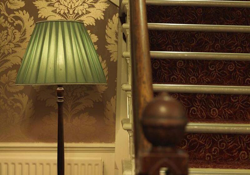 호텔 Keswick Country House