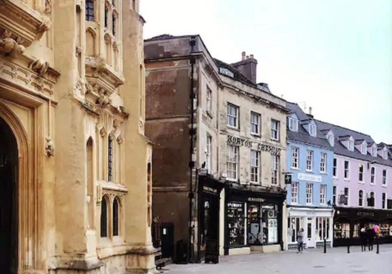 ホテル Kings Head