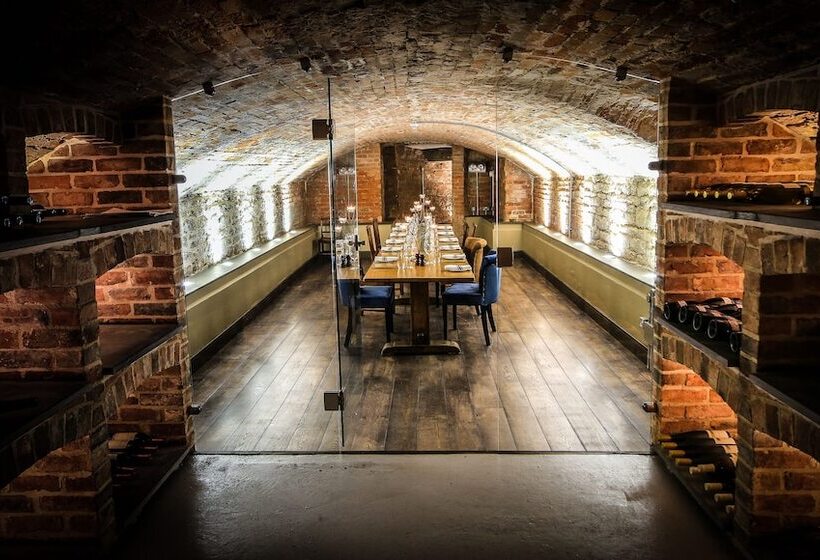 ホテル Kings Head