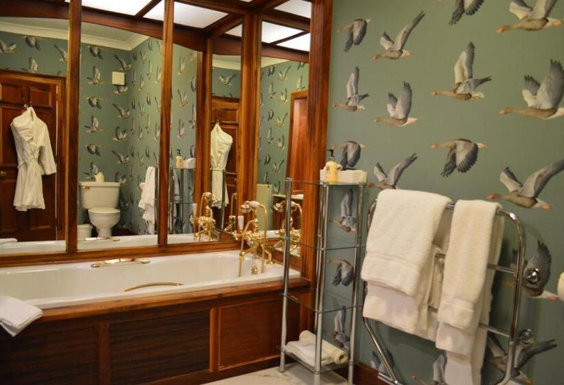 ホテル Kinloch House