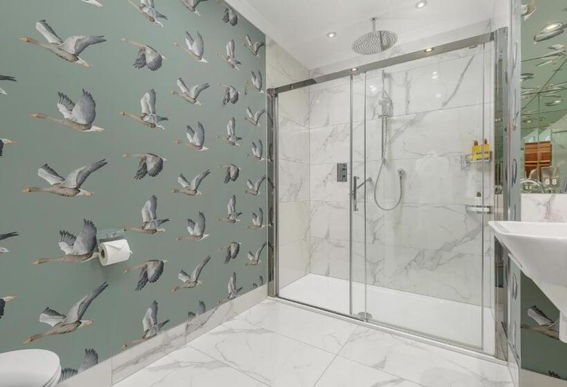 ホテル Kinloch House