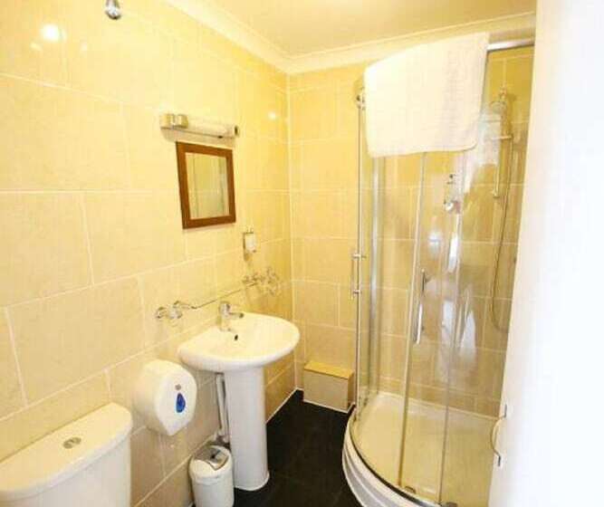 Отель The Lansdowne