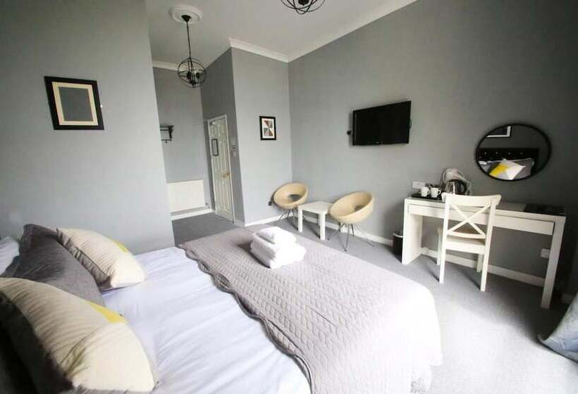 Отель The Lansdowne