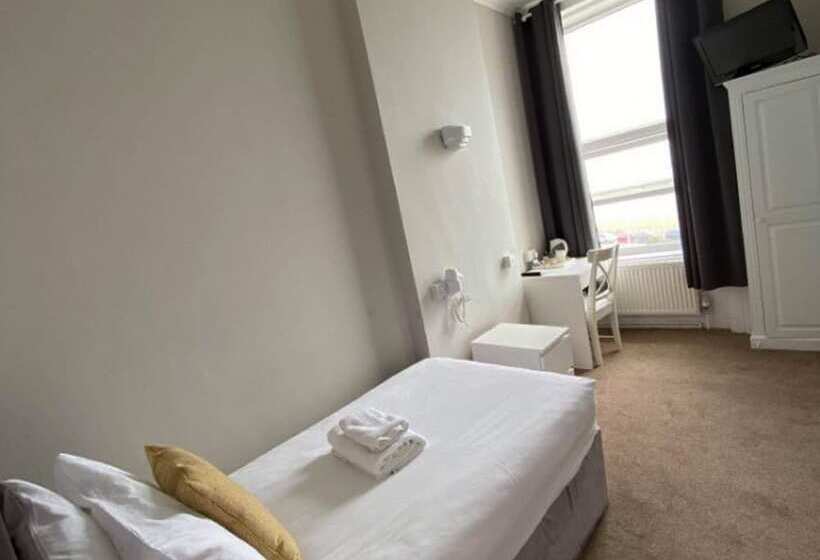 Отель The Lansdowne