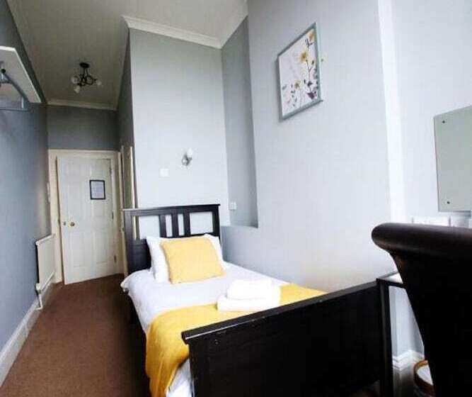 Отель The Lansdowne