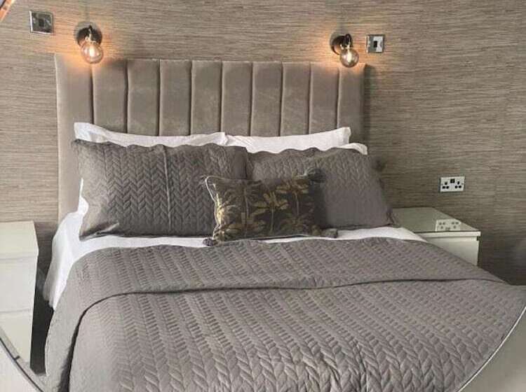 Отель The Lansdowne