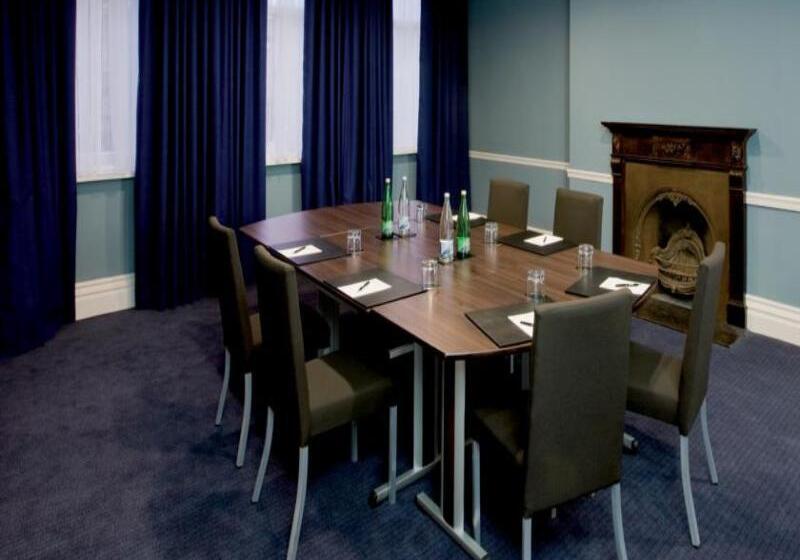 酒店 Leonardo Cardiff