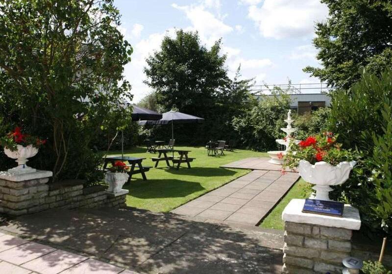 London Croydon Aerodrome Hotel, Bw Signature Collection