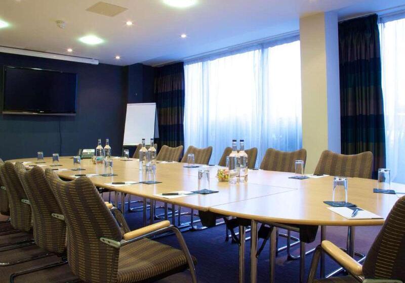 London Croydon Aerodrome Hotel, Bw Signature Collection