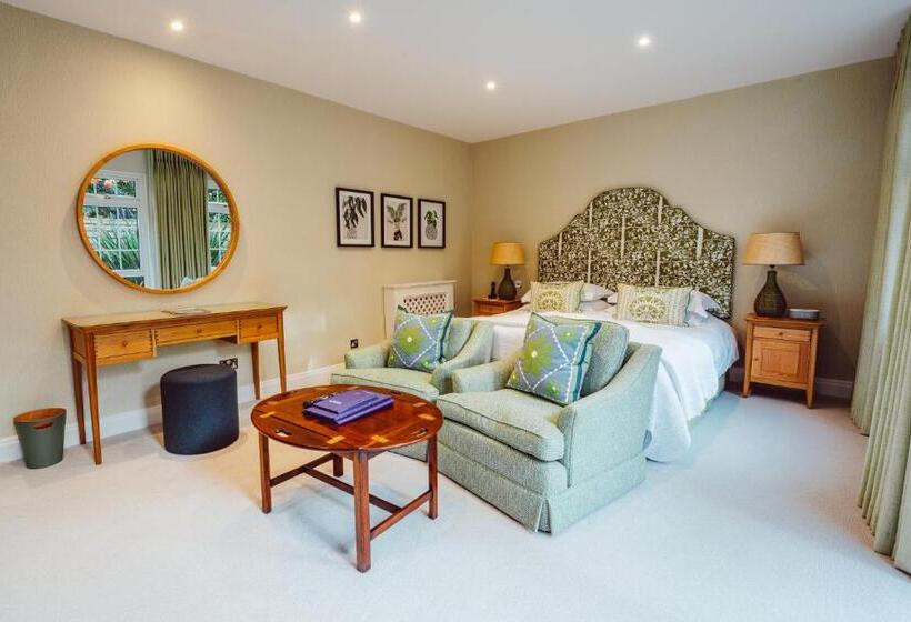 בית מלון כפרי Longueville Manor