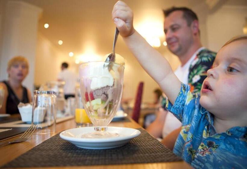 호텔 Luccombe Hall