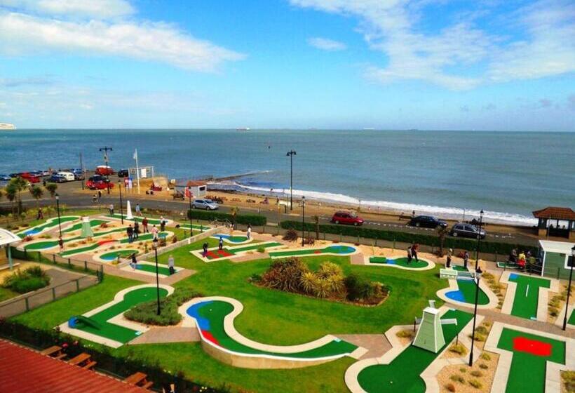 호텔 Luccombe Hall