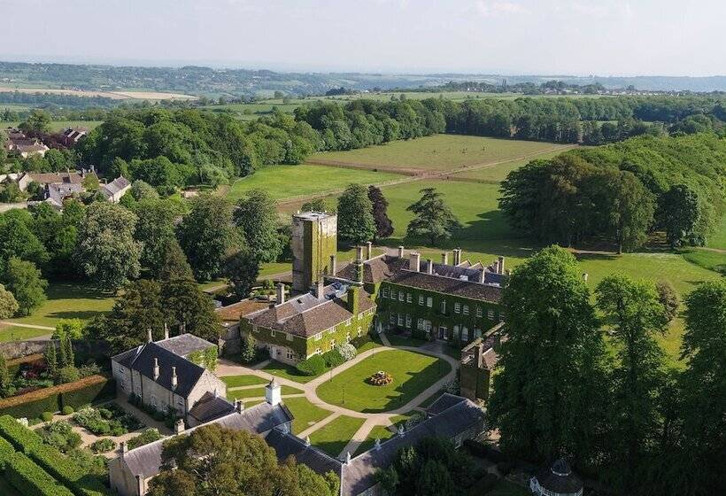 Отель Lucknam Park