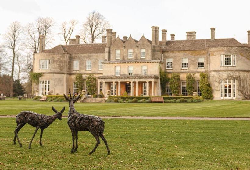 Отель Lucknam Park