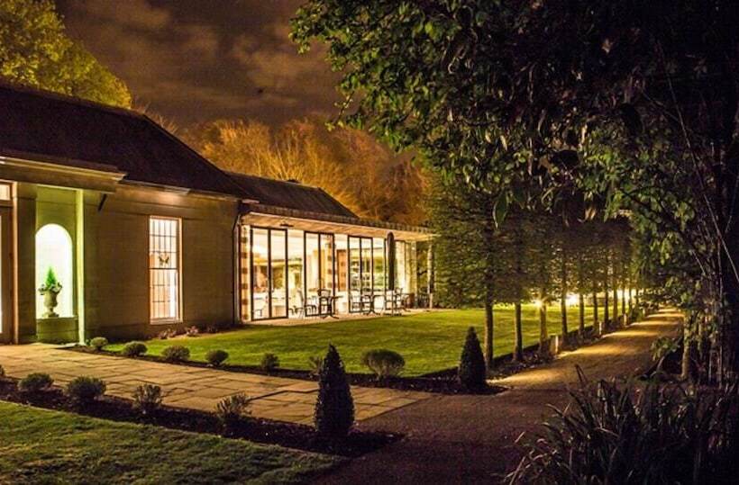 Отель Lucknam Park