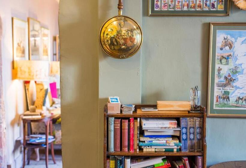 فندق Luttrell Arms