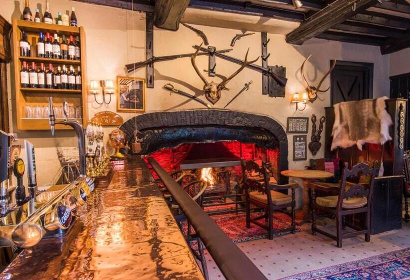 فندق Luttrell Arms