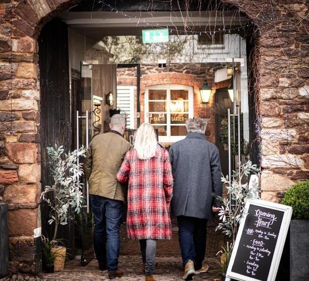 فندق Luttrell Arms