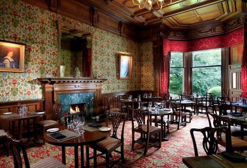 Отель Macdonald Norwood Hall