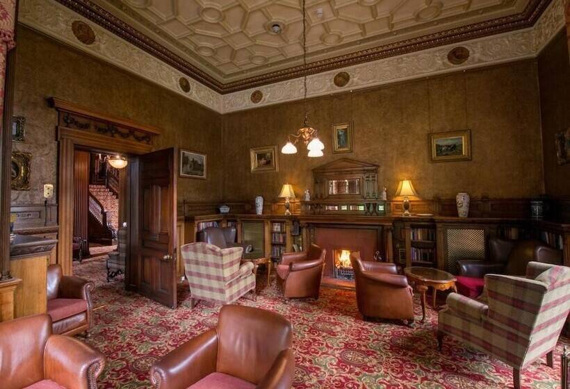 Отель Macdonald Norwood Hall