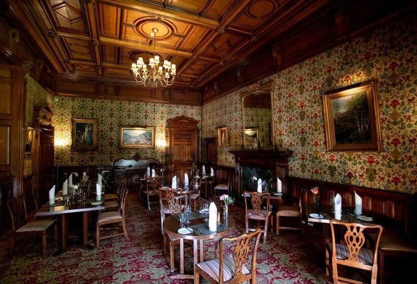 Отель Macdonald Norwood Hall