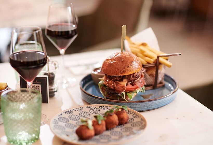 酒店 Melia White House