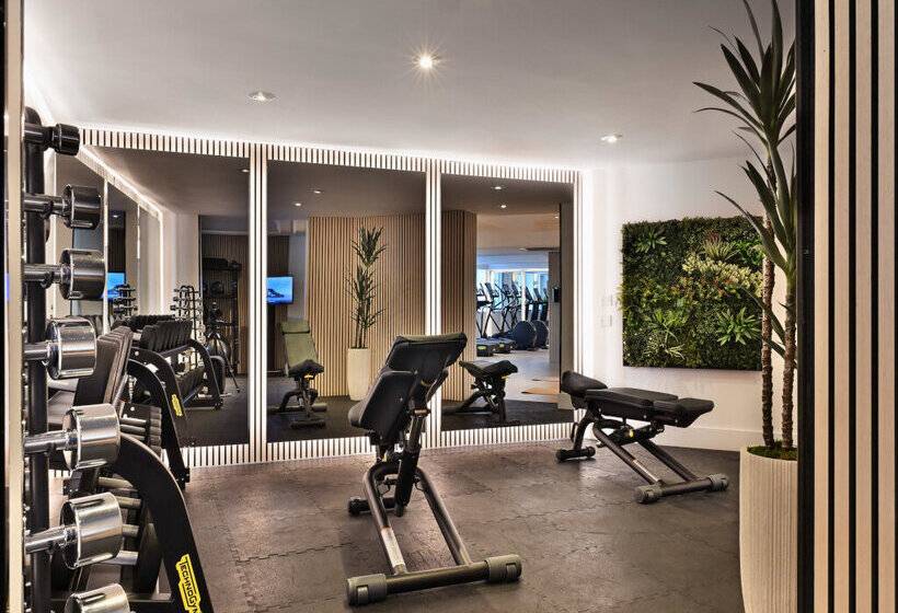 هتل Melia White House