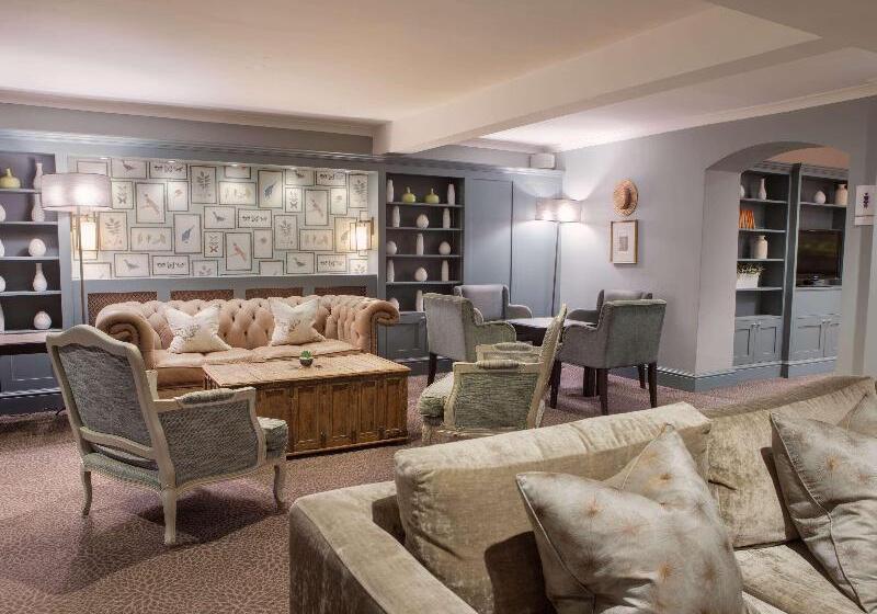 ホテル Mercure Box Hill Burford Bridge