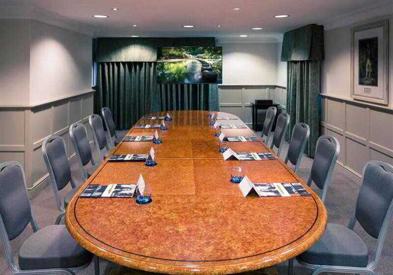 فندق Mercure Box Hill Burford Bridge