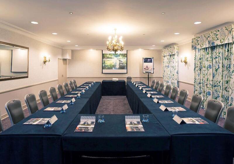 فندق Mercure Box Hill Burford Bridge