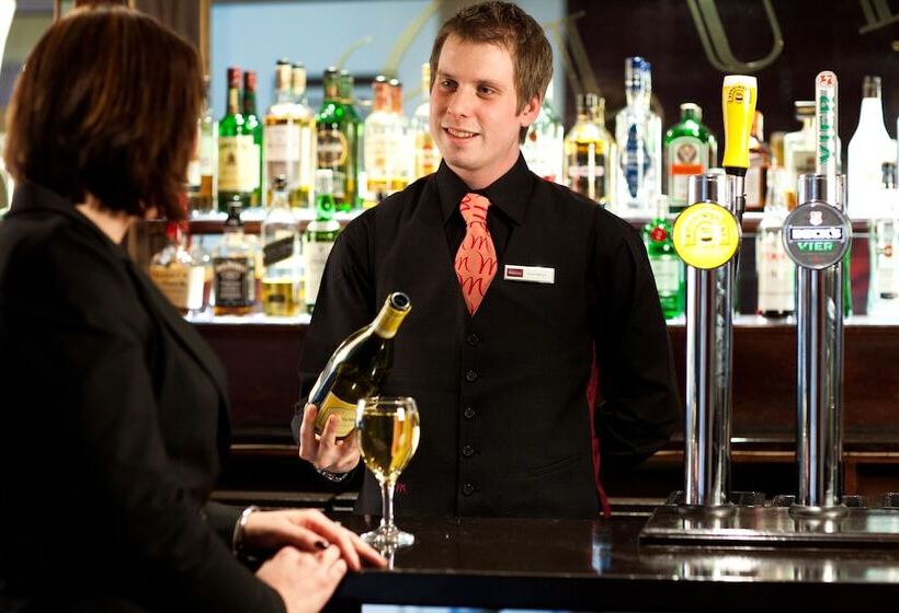 בית מלון כפרי Mercure Bradford Bankfield