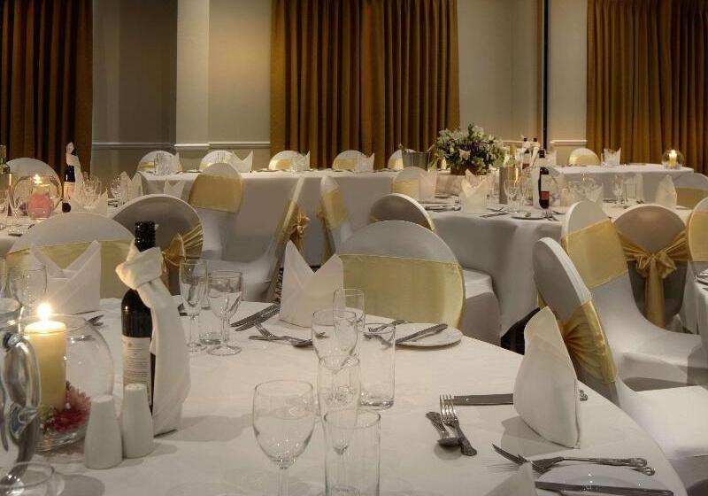 Отель Mercure Hatfield Oak