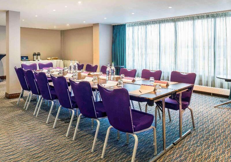 בית מלון כפרי Mercure London Heathrow
